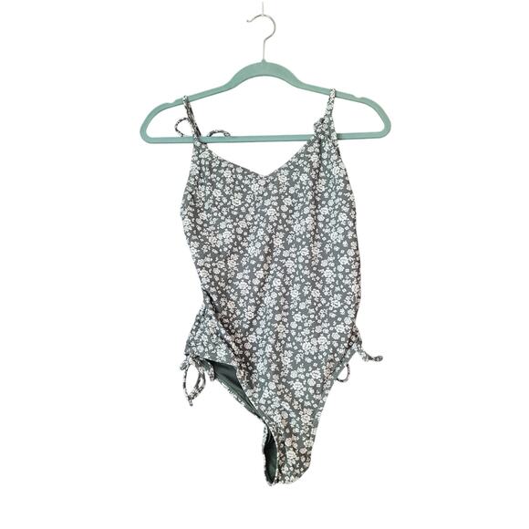 Cyn & Luca Green Floral One-Piece Swimsuit – Juniors S – EUC Swim Tank - Picture 4 of 9